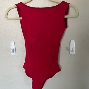 YUMIKO! BEAUTIFUL RED SOFIANE WITH VELVET TRIM